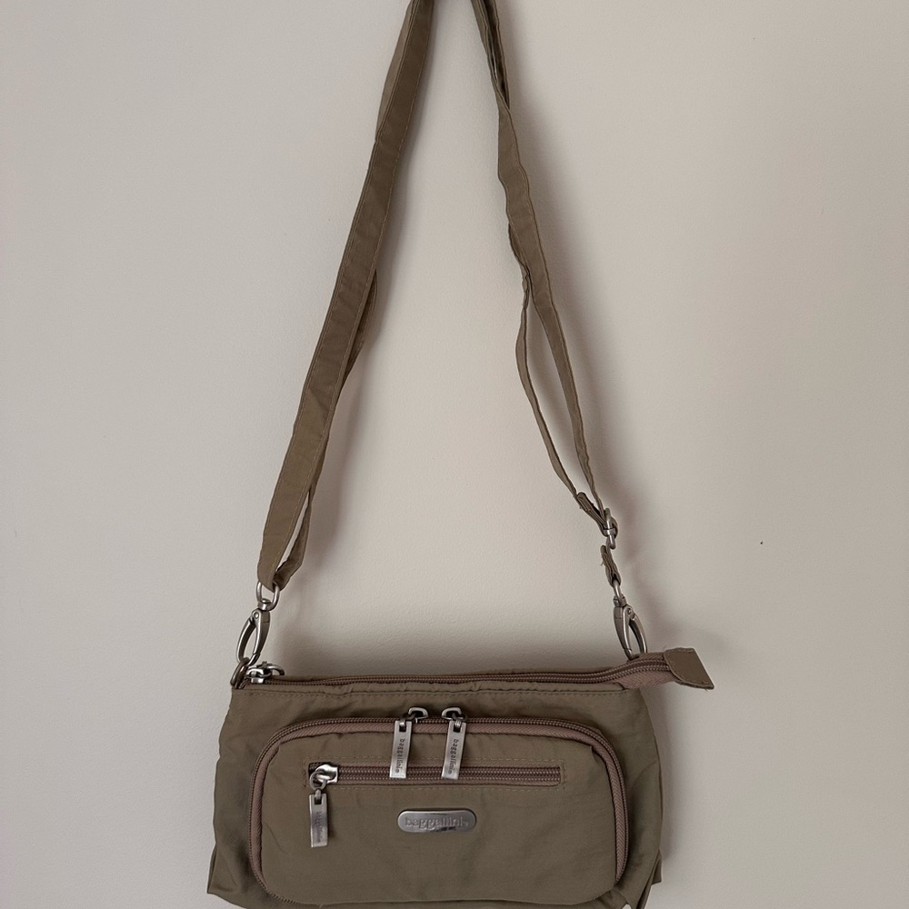 Baggallini Travel Wallet - Wristlet - Crossbody NWOT